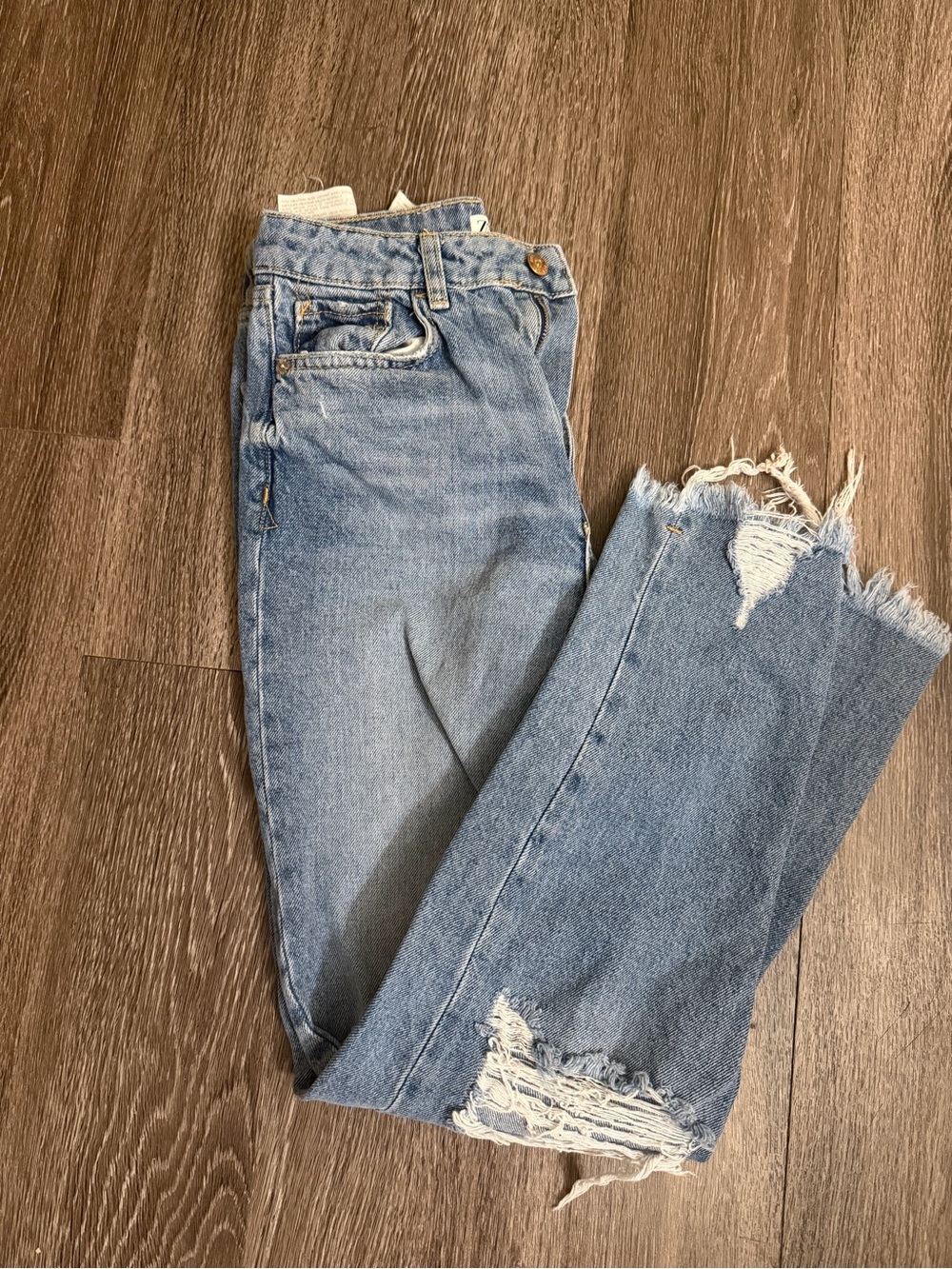 Light Blue High-Rise Distressed Women’s Jeans Zara